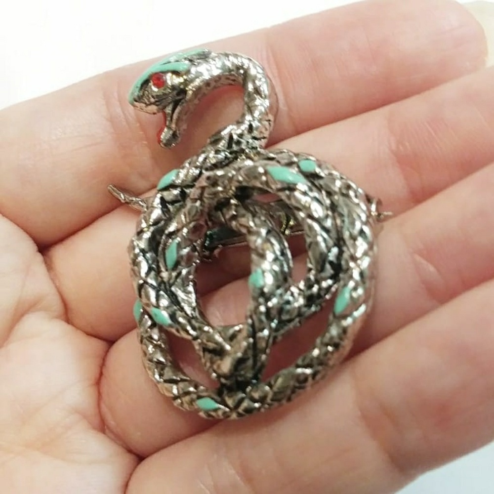 SOLD Vintage 🐍 snake brooch rhinestone eyes silver pin - Picture 4 of 6